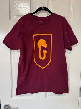 Harry Potter Cursed Child Gryffindor T-Shirt Size Medium